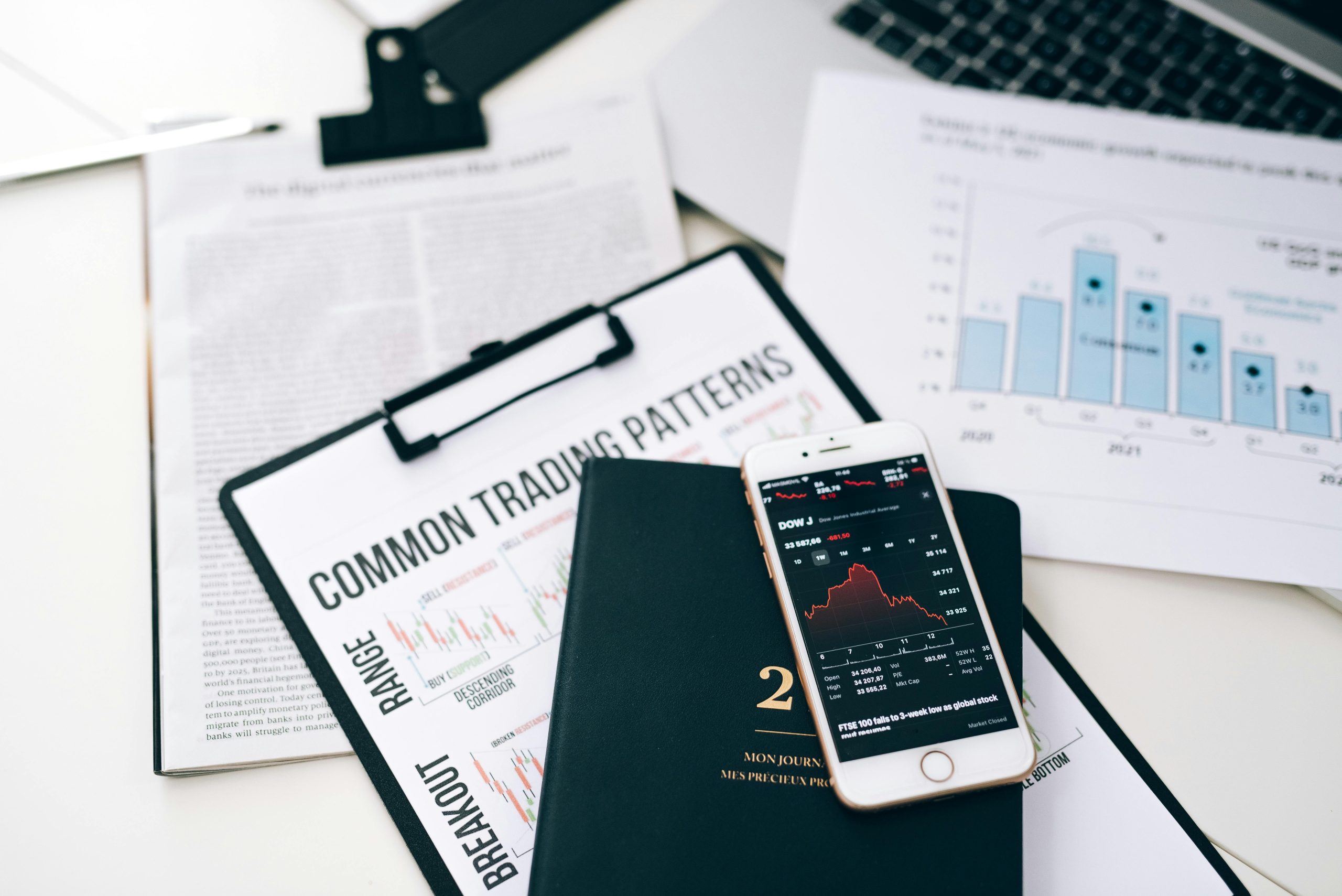 Read more about the article Financial Strategies for C-Suite Leaders in Transition